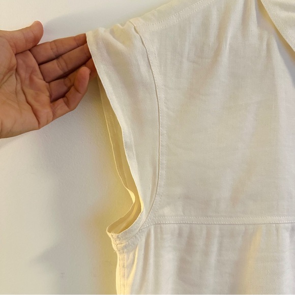 Tocca Cap Sleeve Simple Cropped Linen Top - Picture 3 of 5